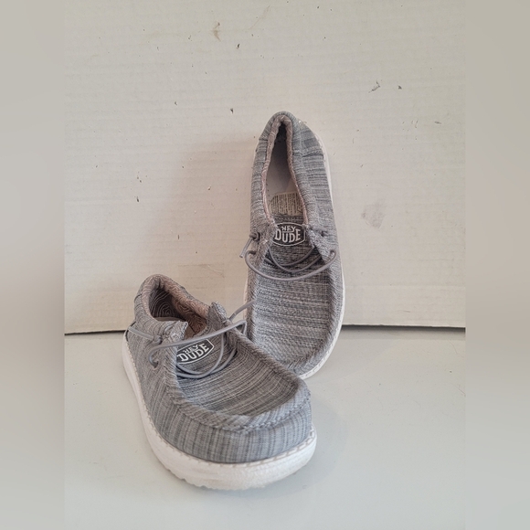 HEY DUDES WALLY YOUTH SLIP ON SHOES ( sz Y-1 or Wm - 2)‎ - Picture 1 of 5